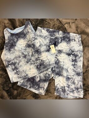 NWT Old Navy Blue Tie-Dye Active Wear Set — Blue & White Crop Top + Biker Shorts